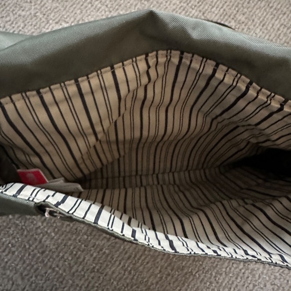 North Face nylon messenger / crossbody bag - olive/military green - Picture 3 of 4